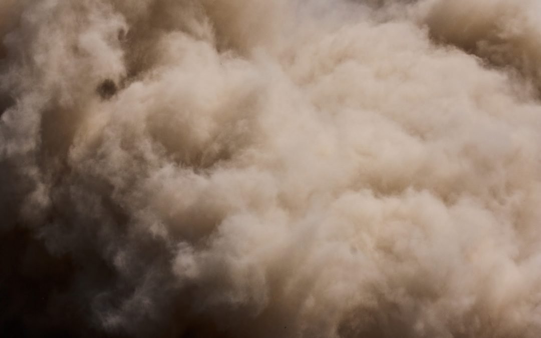Stofwolken en een verbrijzelde pijl, het nauwde er weer